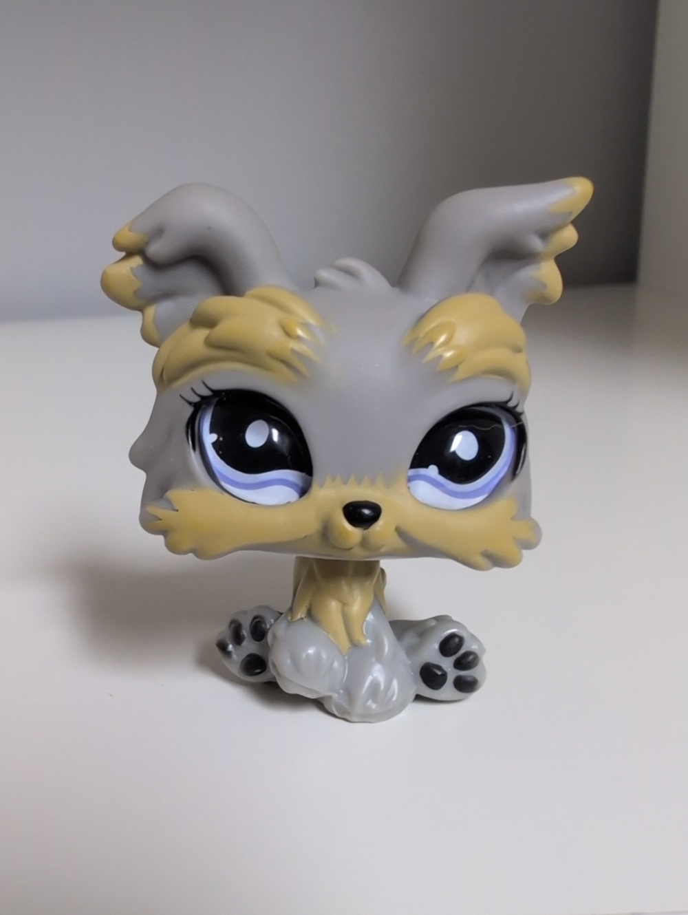 Littlest Pet Shop #883 Dog With Glass Purple Eyes Authentic Hasbro LPS